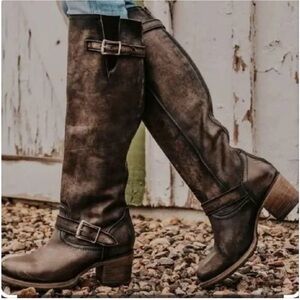 Freebird “Cody” Leather rear zip boots size 8